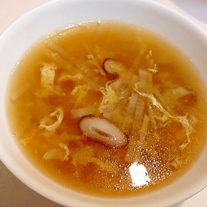 とろーりとろみをつけて☆大根と椎茸の中華卵スープ
